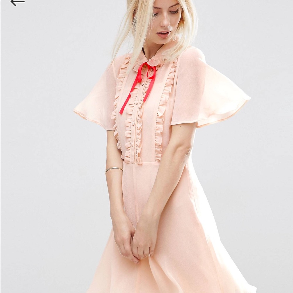 New adorable ruffle collar dress